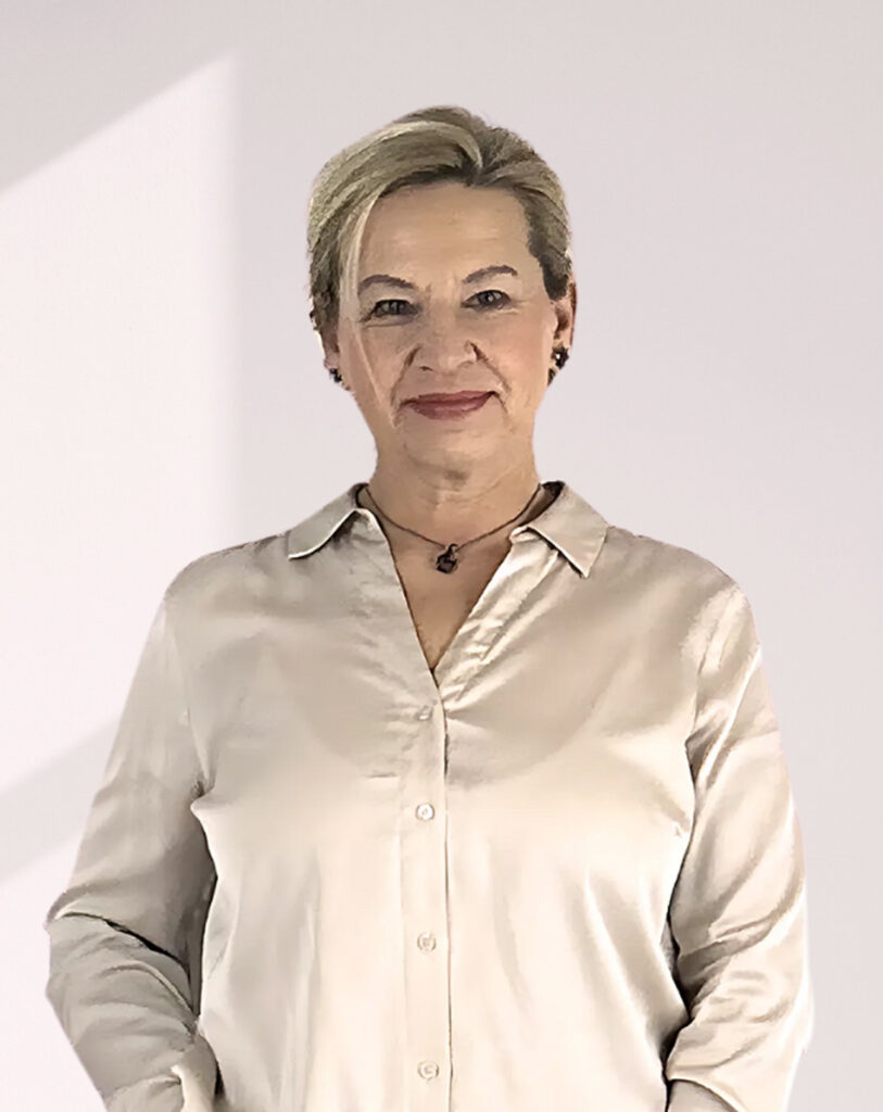 Julia - Gründerin der Soul Mission Academy, Informatikerin, spiritueller Coach